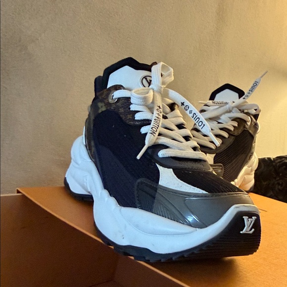 Louis Vuitton Monogram Black and White Sneakers - Picture 5 of 5